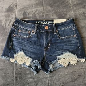 American Eagle Low Rise Lace Jean Shorts Size 4